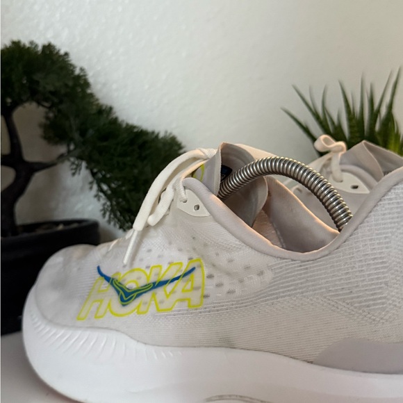 Hoka Mach 6 White and Yellow Men's Athletic Shoes - Picture 5 of 7